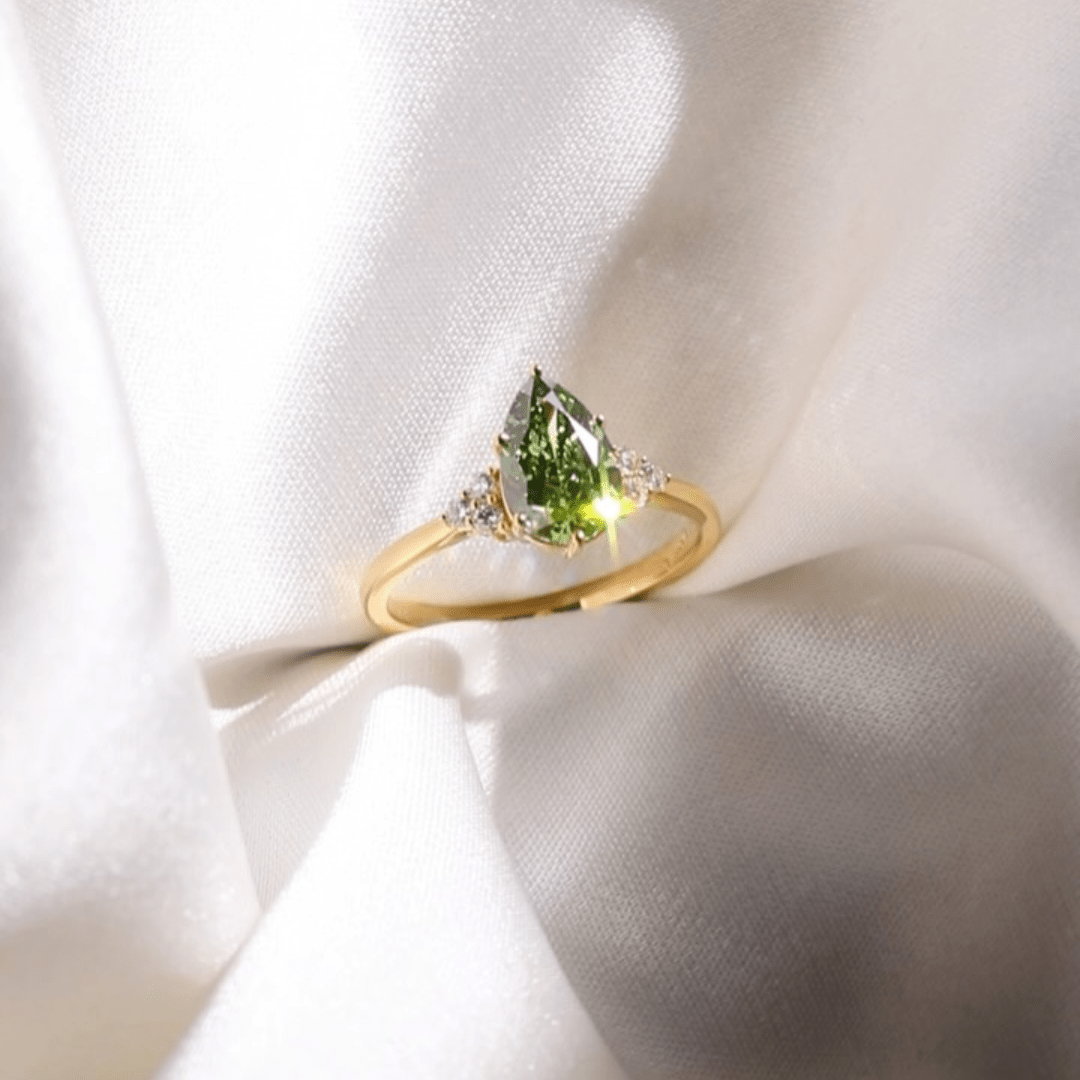 3.0 CT Pear Cut Green Moissanite Anniversary Wedding Engagement Ring - Kazara Diam