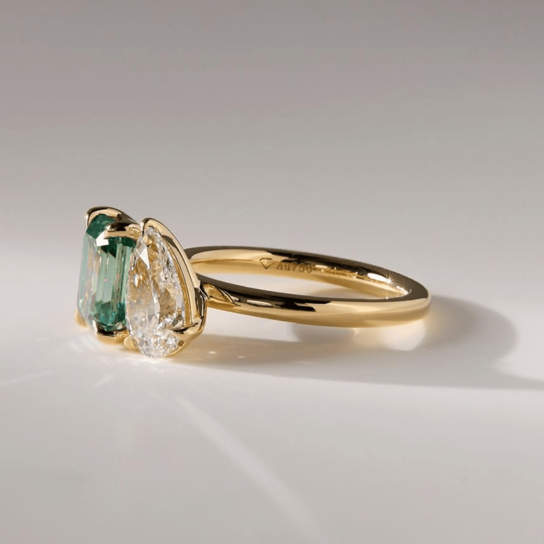 5.00 TCW Green Emerald & Colorless Pear Cut Moissanite Toi Et Moi Engagement Ring - Kazara Diam